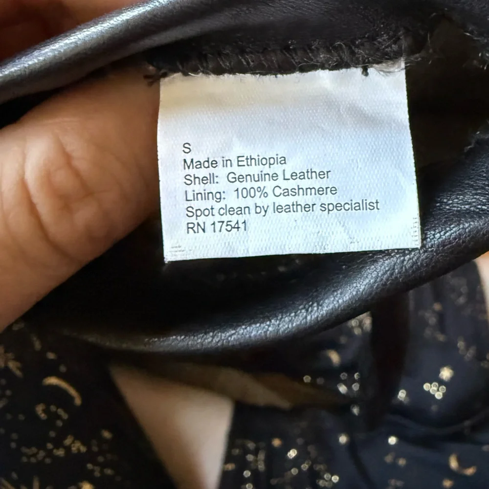 touchpoint Black Leather and Cashmere Gloves - Size Small
